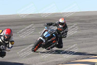 media/Oct-13-2025-Moto Forza (Mon) [[a66d839500]]/3-B Group/Session 2 (Bowl)/